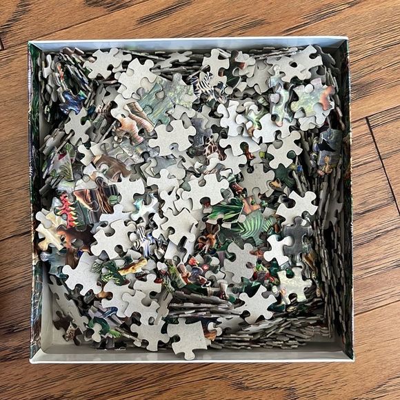 Art Gallery 1000 piece puzzle.  Jungle Tree.  Difficult puzzle. - Picture 2 of 3